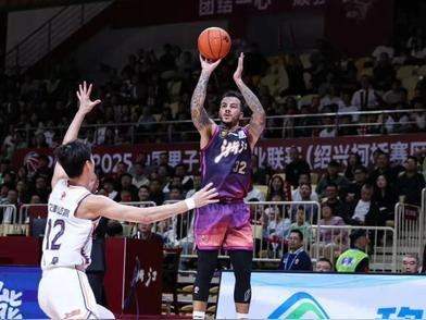 包含纷争不断！中国篮球联赛展开激烈较量的词条